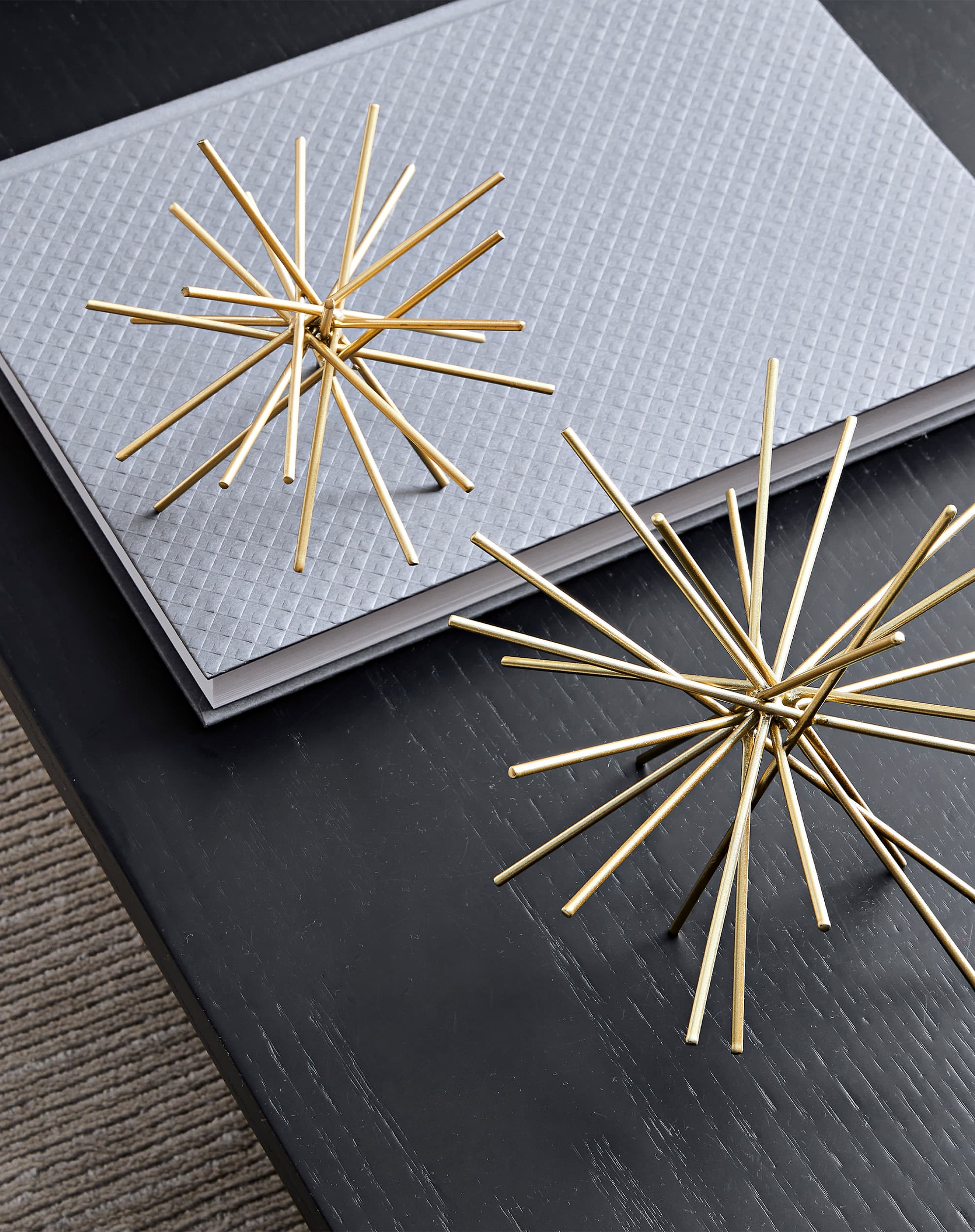 Adorno Decorativo Ouriço Starburst em Metal Dourado P e G